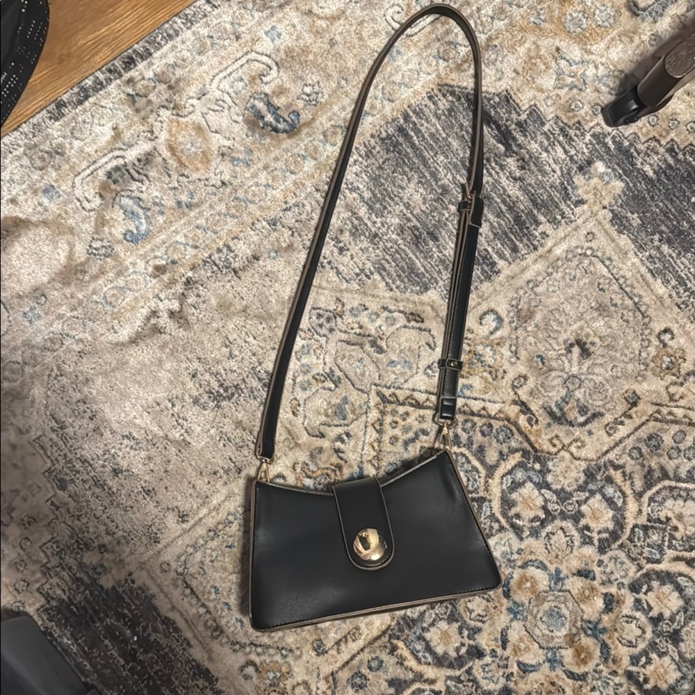 Elegant Black Shoulder Bag